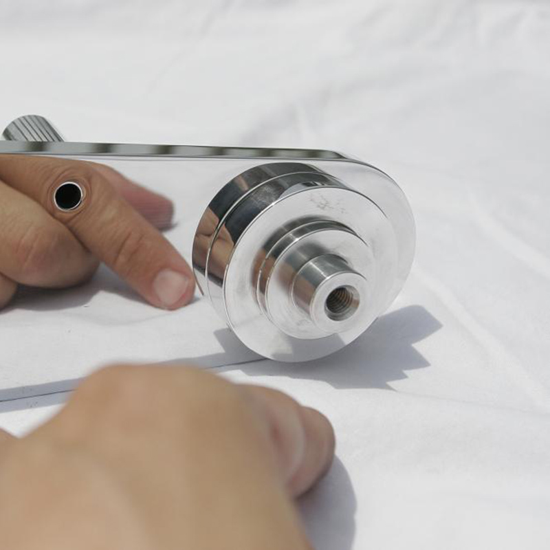 Care sunt metodele comune de lustruire a oglinzilor metalice?
